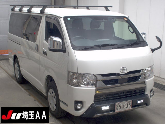 TOYOTA HIACE VAN
