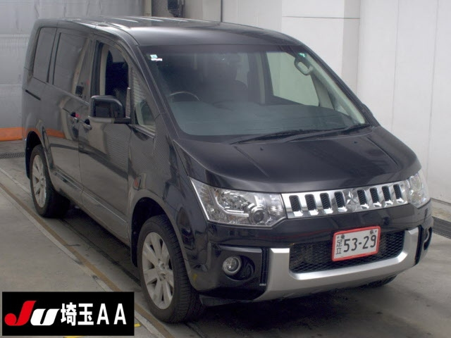 MITSUBISHI DELICA — фото