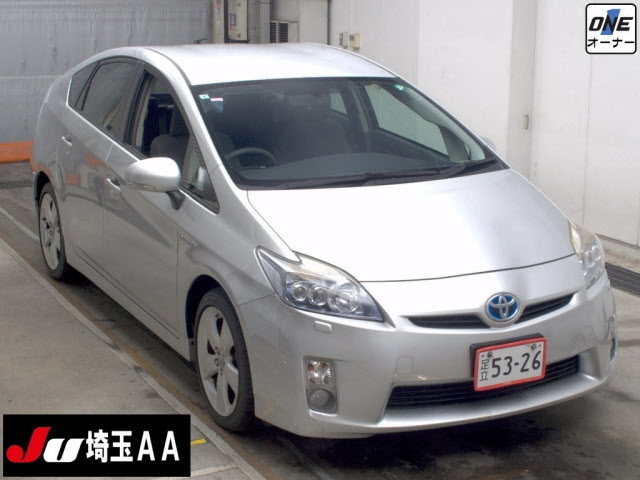 TOYOTA PRIUS — фото