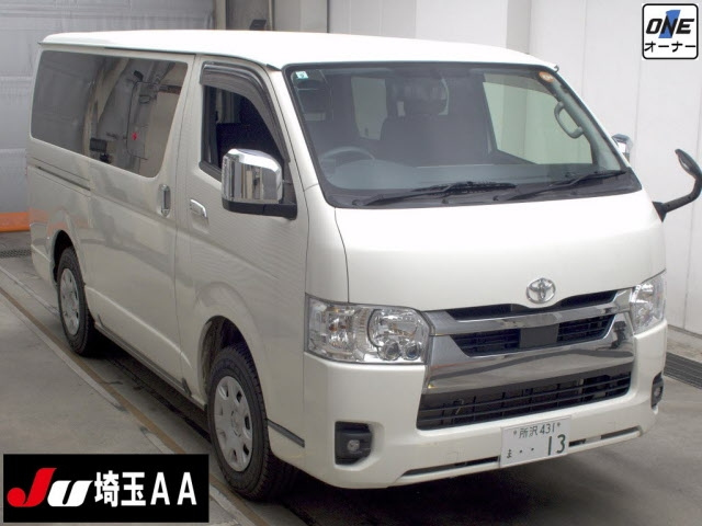 TOYOTA HIACE — фото