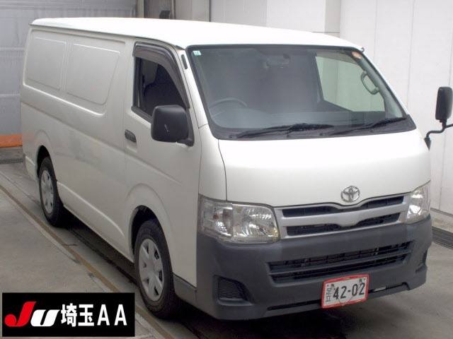 TOYOTA HIACE VAN