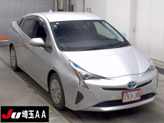 TOYOTA PRIUS — фото