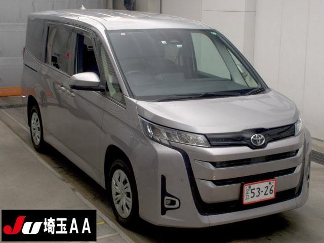 TOYOTA NOAH