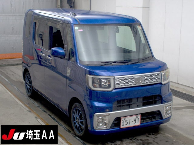 DAIHATSU WAKE — фото