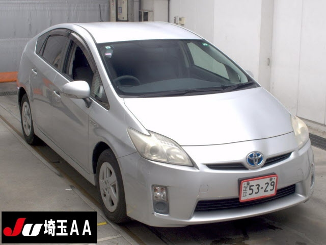 TOYOTA PRIUS — фото