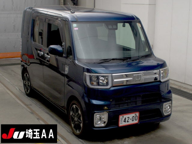 DAIHATSU WAKE — фото