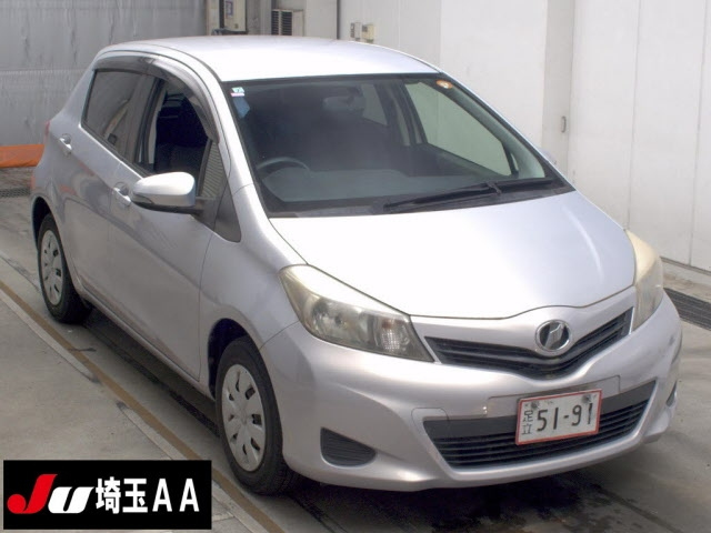 TOYOTA VITZ — фото