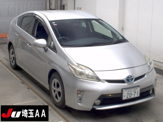 TOYOTA PRIUS — фото