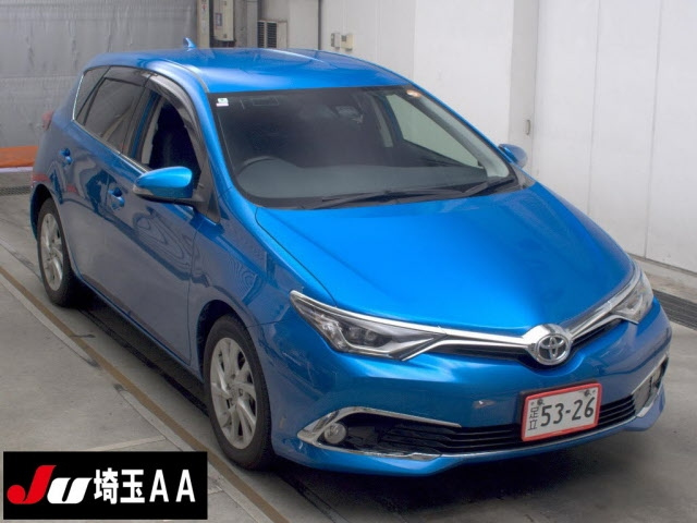 TOYOTA AURIS — фото