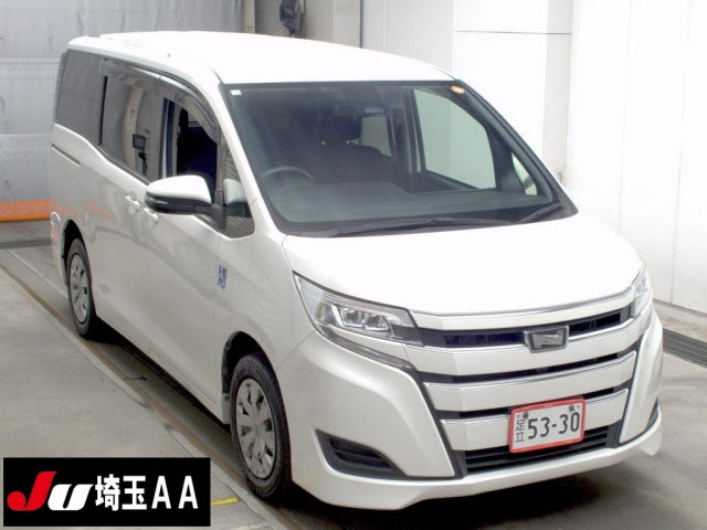 TOYOTA NOAH — фото