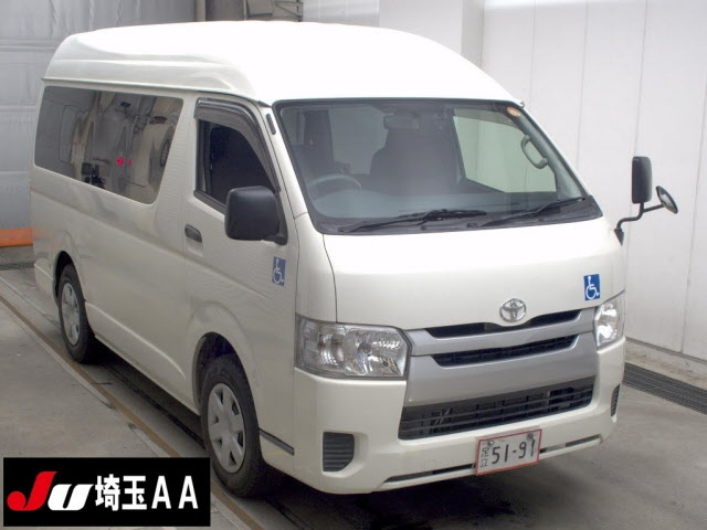 TOYOTA HIACE — фото