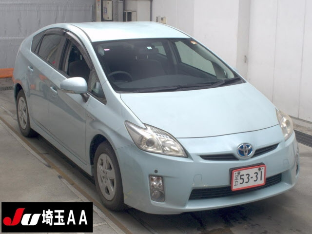 TOYOTA PRIUS — фото