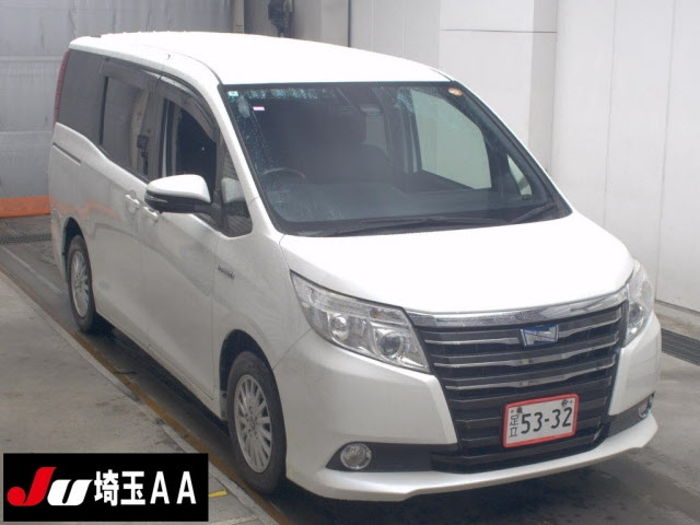 TOYOTA NOAH