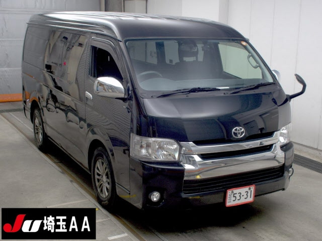 TOYOTA HIACE — фото