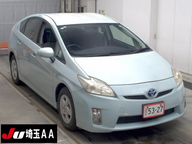 TOYOTA PRIUS — фото