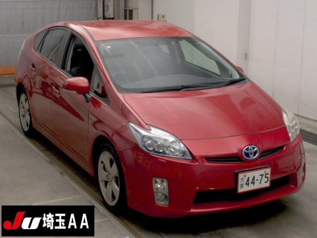 TOYOTA PRIUS — фото