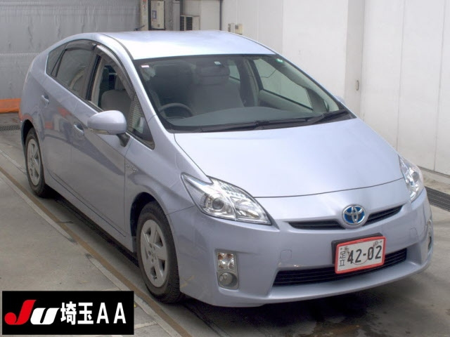 TOYOTA PRIUS — фото