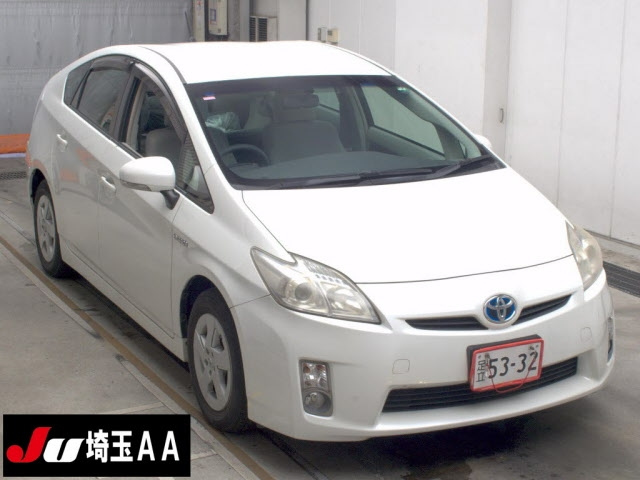TOYOTA PRIUS — фото
