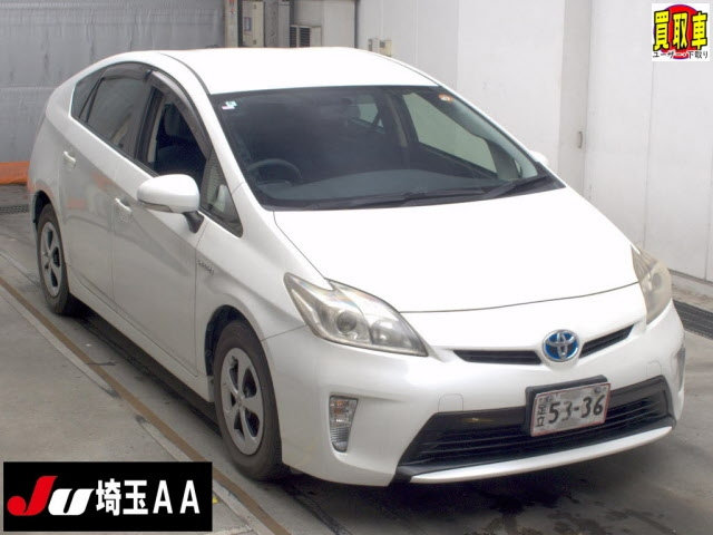 TOYOTA PRIUS — фото