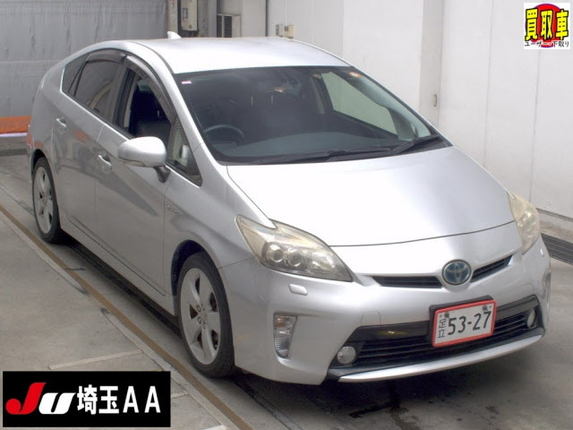 TOYOTA PRIUS — фото