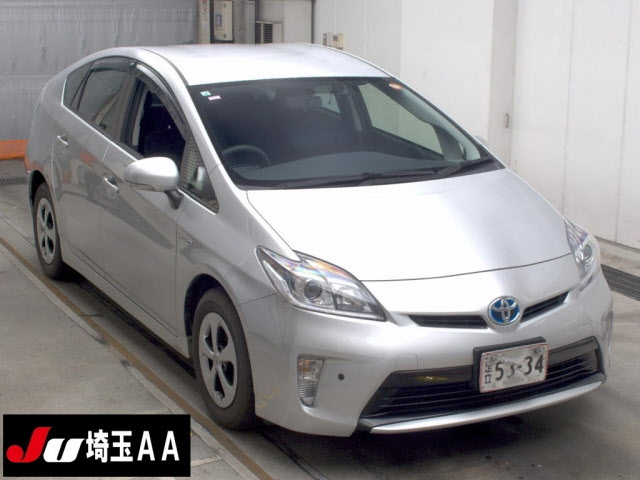 TOYOTA PRIUS — фото