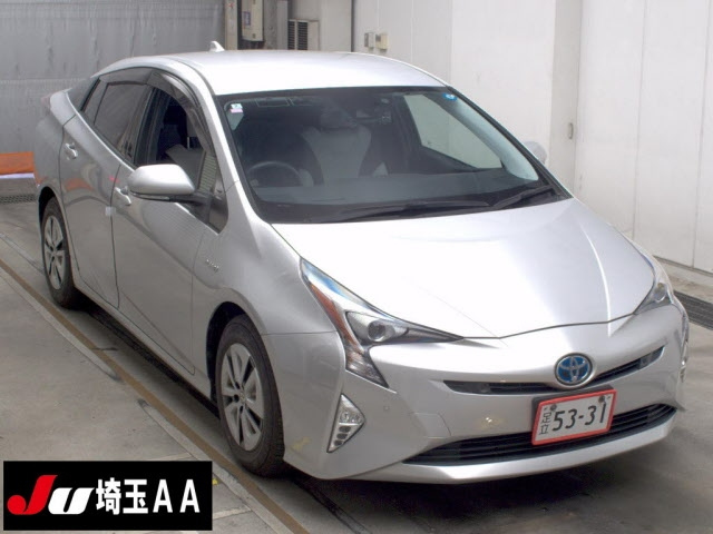 TOYOTA PRIUS — фото