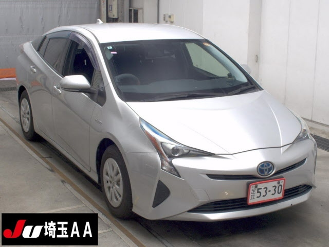 TOYOTA PRIUS — фото