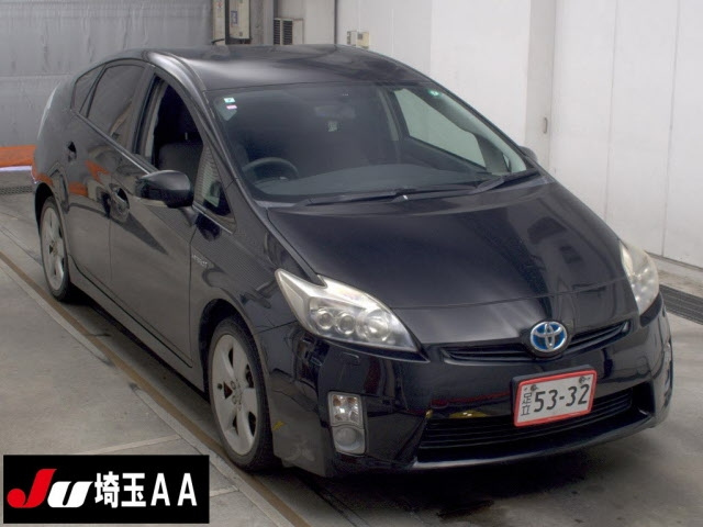 TOYOTA PRIUS — фото