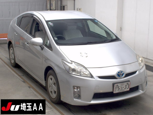 TOYOTA PRIUS — фото