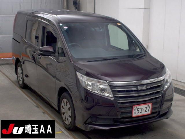 TOYOTA NOAH — фото