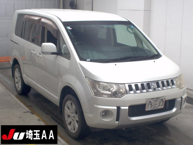 MITSUBISHI DELICA — фото