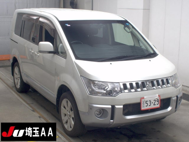 MITSUBISHI DELICA — фото