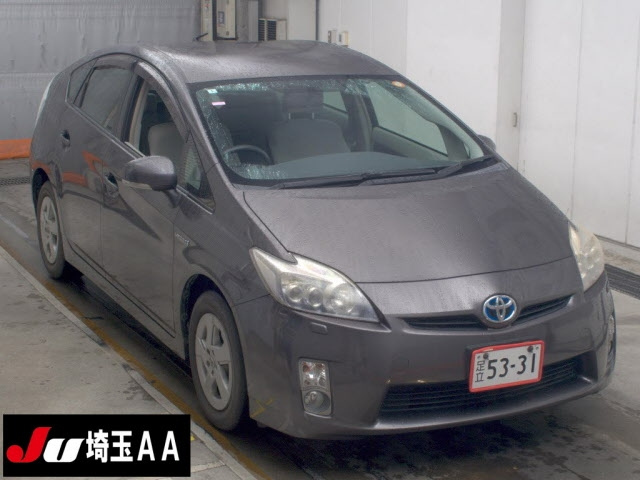 TOYOTA PRIUS — фото