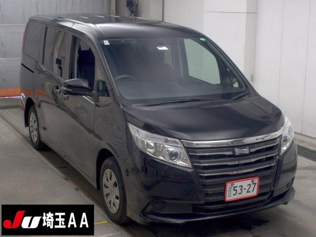 TOYOTA NOAH — фото