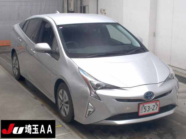 TOYOTA PRIUS — фото
