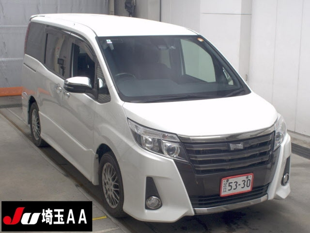 TOYOTA NOAH — фото