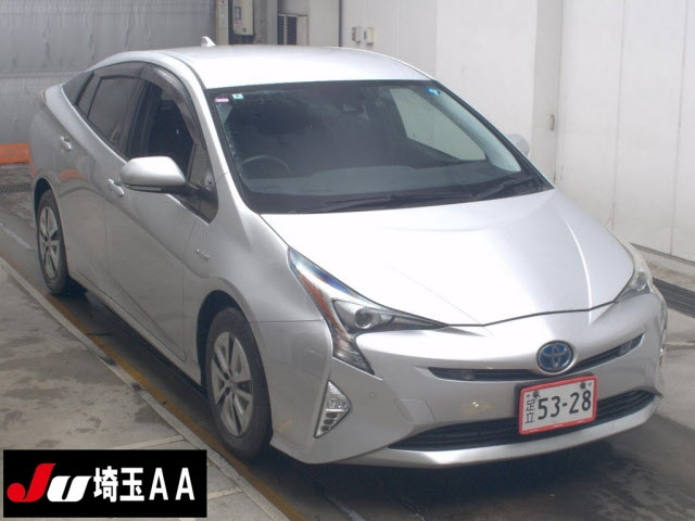 TOYOTA PRIUS — фото