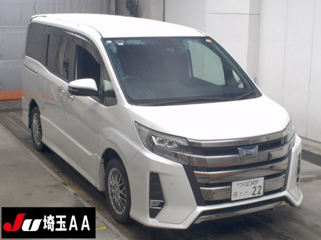 TOYOTA NOAH — фото