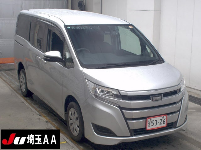 TOYOTA NOAH — фото