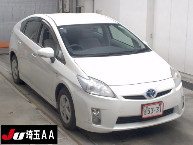 TOYOTA PRIUS — фото