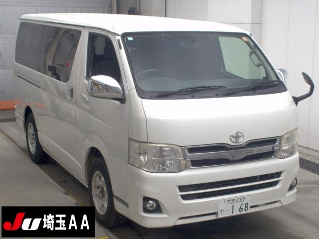 TOYOTA HIACE — фото