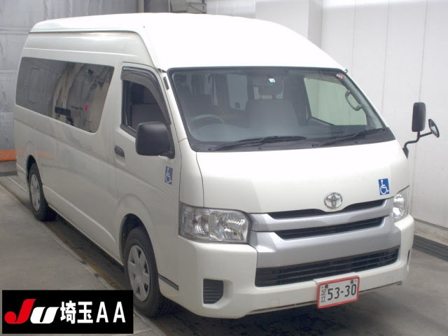 TOYOTA HIACE — фото