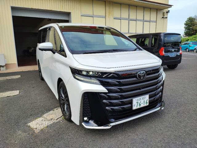 TOYOTA VELLFIRE — фото
