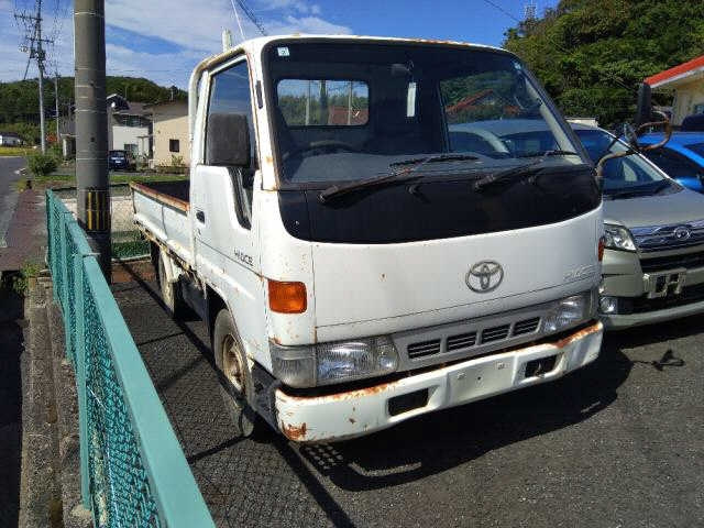 TOYOTA HIACE — фото