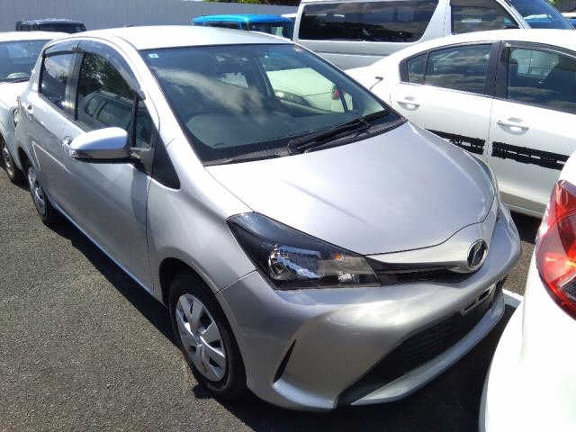 TOYOTA VITZ — фото