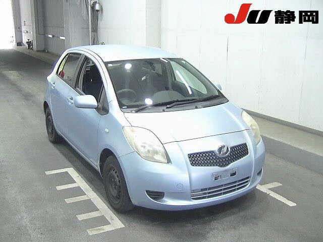 TOYOTA VITZ — фото