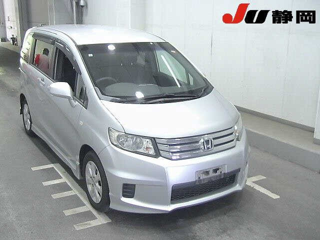 HONDA FREED — фото