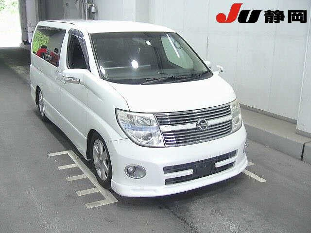 NISSAN ELGRAND — фото