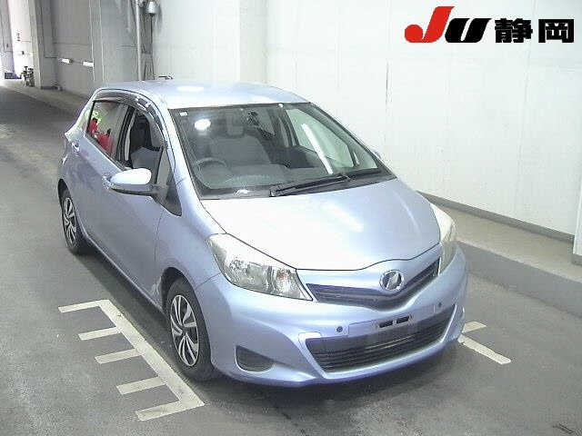 TOYOTA VITZ — фото