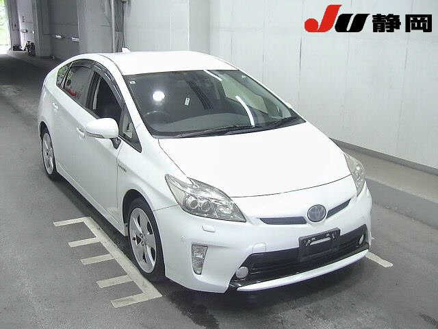 TOYOTA PRIUS — фото